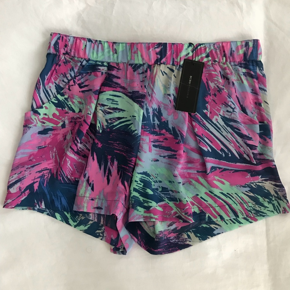 BRAND NEW: BCBGMaxAzria Micah Shorts size M